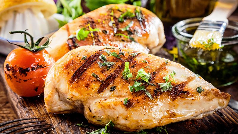 Grilled chicken with vegetables
